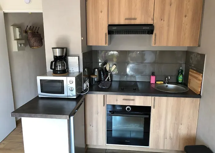 Appartement Proche Plage Refait A Neuf